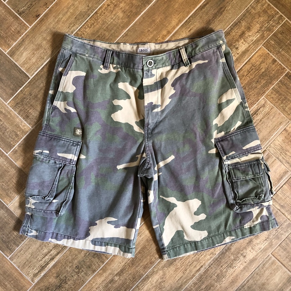 Men’s Camouflage Cargo Shorts- Izod size 36